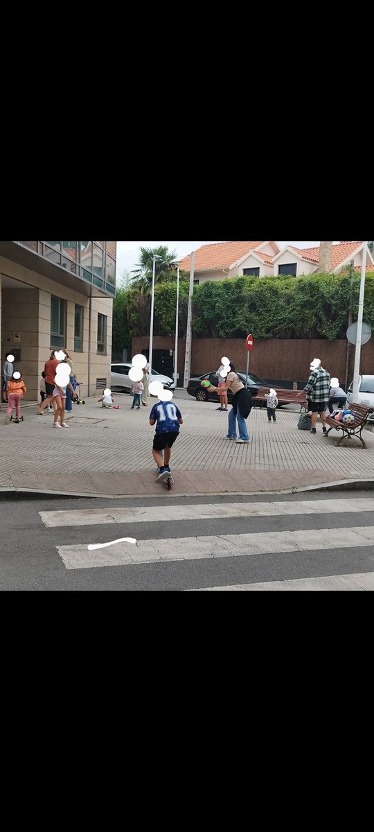 <a href="/ConcelloCoruna/">Concello da Coruña</a> Los vecinos del barrio del Martinete necesitan un parque infantil ❤️