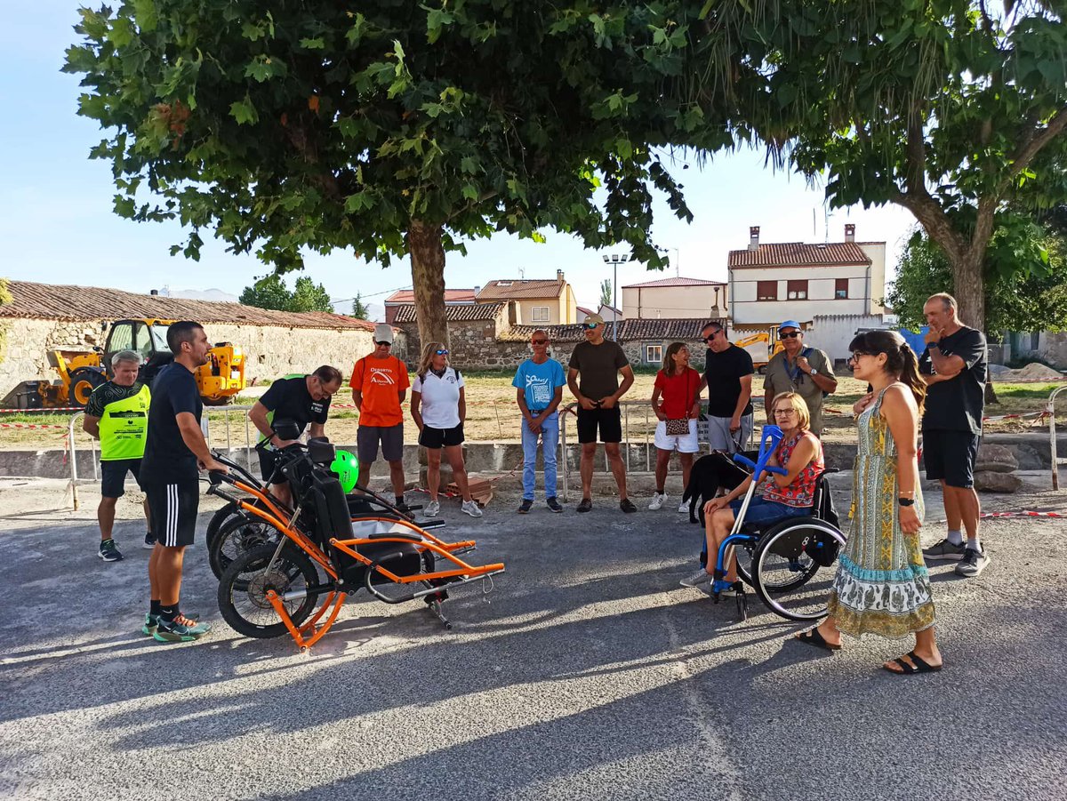 🎒🚶‍♀️ ¡Nos preparamos para el Caparrín Andarín 2025!
Este domingo hemos realizado una formación muy especial en el manejo de la silla Joëlette, una herramienta clave para que todas las personas puedan participar en la salida inclusiva del Chaparrín Andarín de este año.