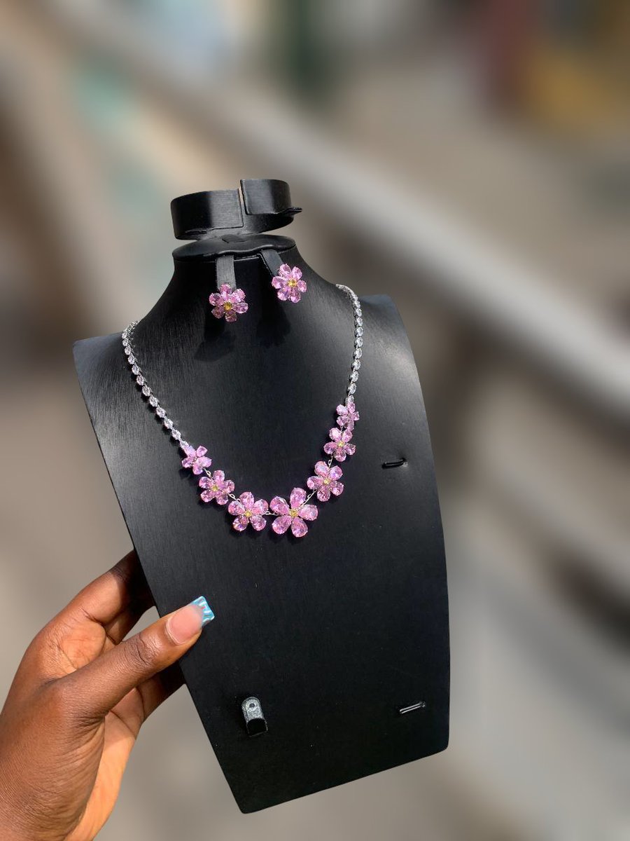 gemcartel_'s tweet image. FLORAL ZIRCONIA NECKLACE
๐ท๏ธ12k
Your neckline deserves this kind of attention ๐โจ