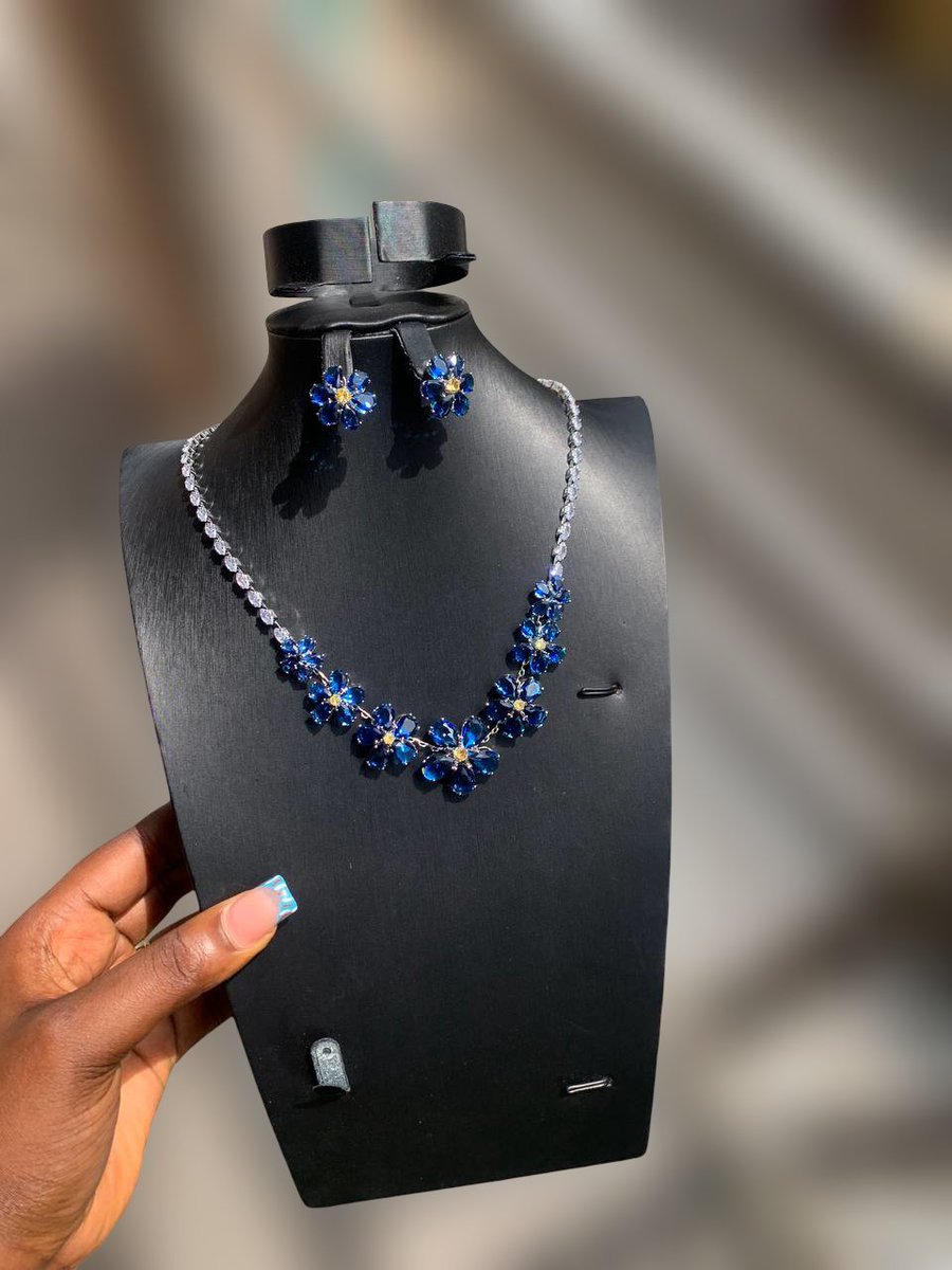gemcartel_'s tweet image. FLORAL ZIRCONIA NECKLACE
๐ท๏ธ12k
Your neckline deserves this kind of attention ๐โจ