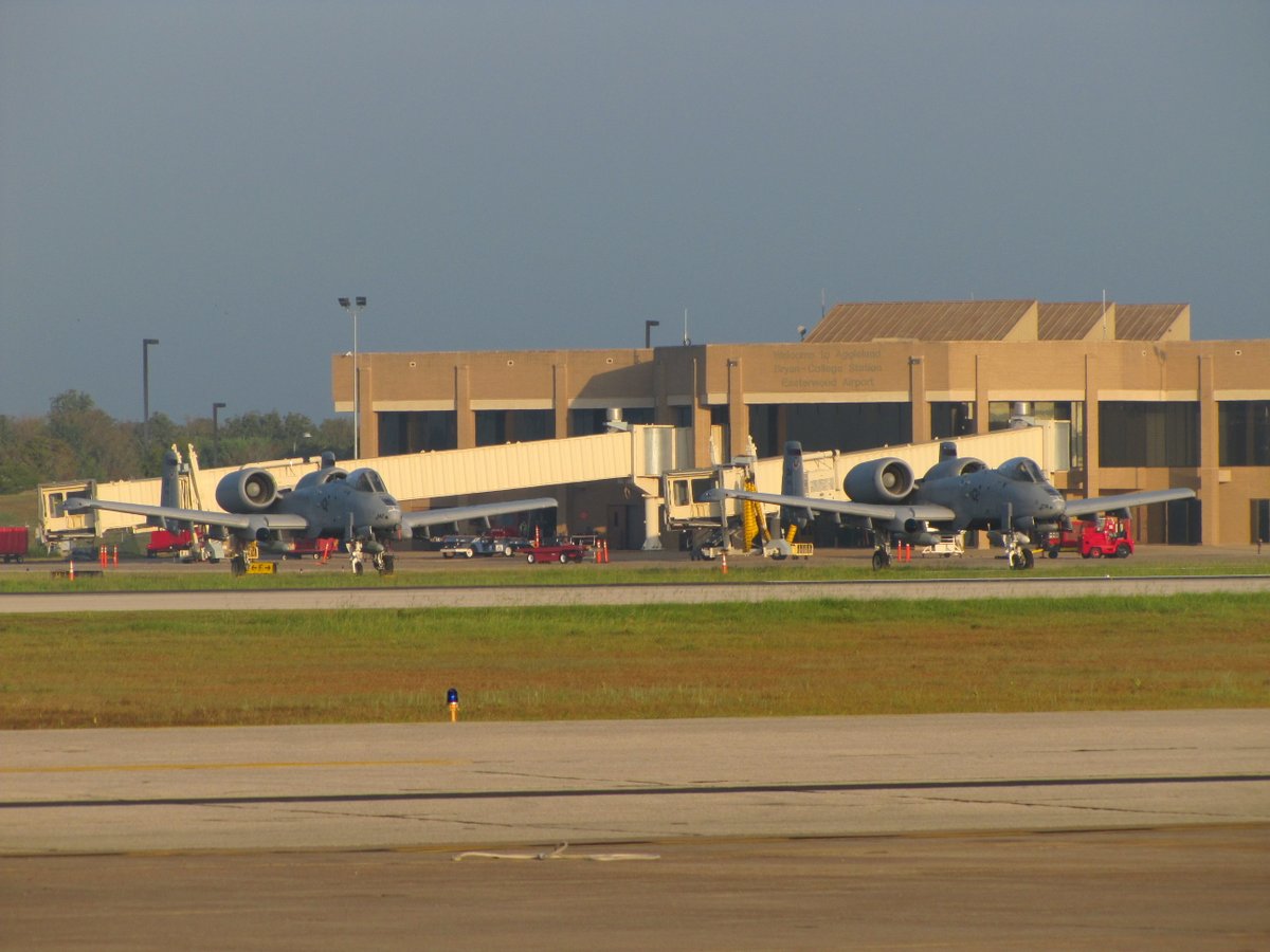 WindTunnelGuy's tweet image. GM My X-Frens! No good pictures from the last few days so here's a throwback to one of the very few times we were blessed by the A-10 gods here at KCLL. @DaleStarkA10
