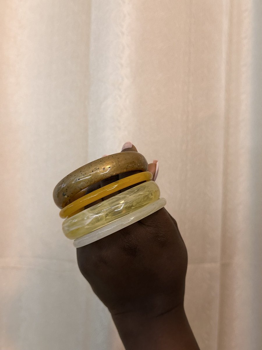 P_JEWELRYYY's tweet photo. ✨Bracelet LUNAH ✨
Matière : Acrylique
🏷️6500fr
#oasiscollection #SummerVibes #lamarquedesjoliesfilles ✨ https://t.co/8mZchxYKKC