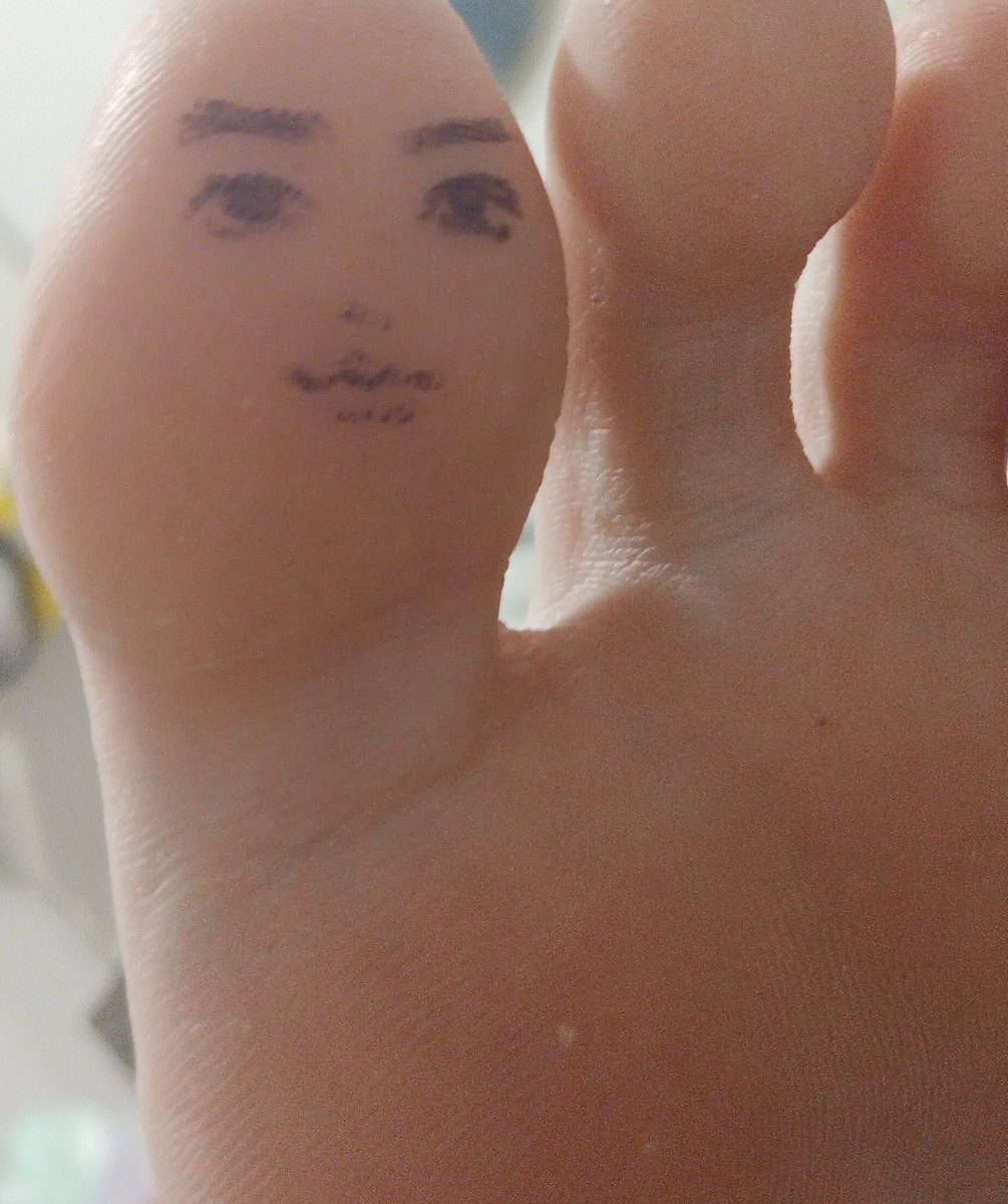 pyonberi's tweet image. Handsome toe