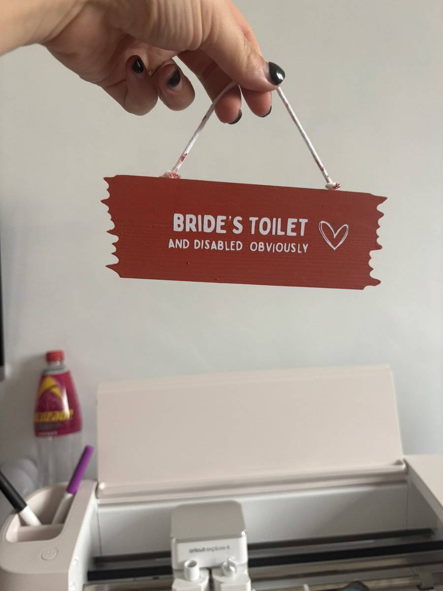 Wedding signage is coming along nicely, albeit wonky in places 🤣 Why I decided to make all of this rather than buy it is beyond me