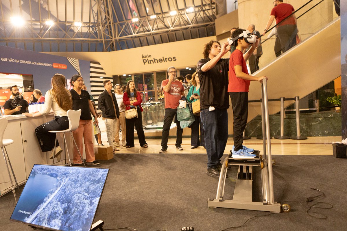 neuquentur's tweet image. 🇧🇷📣❄️ Neuquén presente en Brasil, más precisamente en el Shopping Eldorado de San Pablo. Los brasileros disfrutaron jornadas conociendo los destinos neuquinos y se acercaron a la experiencia de vivir la nieve. También degustaron y se informaron acerca de la oferta de todos los…