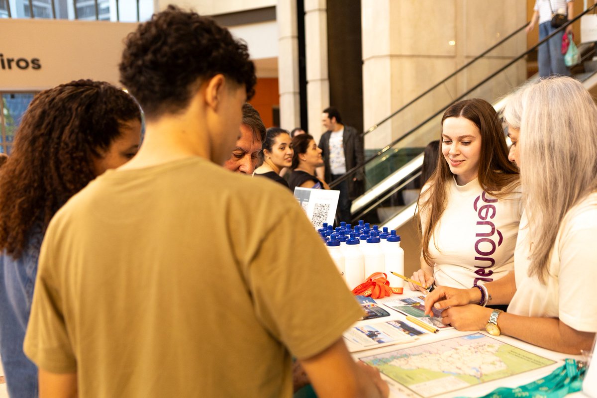 neuquentur's tweet image. 🇧🇷📣❄️ Neuquén presente en Brasil, más precisamente en el Shopping Eldorado de San Pablo. Los brasileros disfrutaron jornadas conociendo los destinos neuquinos y se acercaron a la experiencia de vivir la nieve. También degustaron y se informaron acerca de la oferta de todos los…