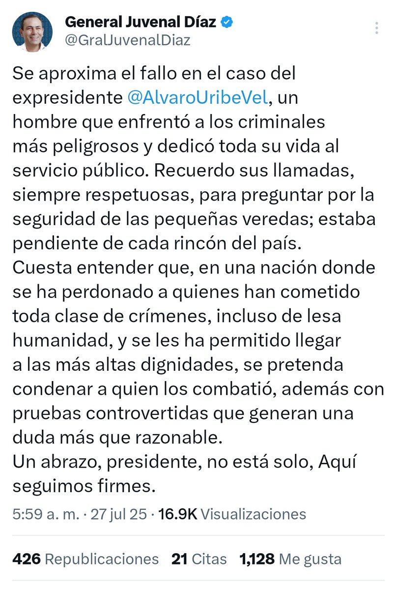 RCNBga's tweet image. #Noticias l El gobernador de #Santander @GralJuvenalDiaz  ofreció su respaldo al expresidente Álvaro Uribe Vélez @AlvaroUribeVel ante fallo que se conocerá hoy por los delitos de presunto soborno, fraude procesal y soborno de testigos