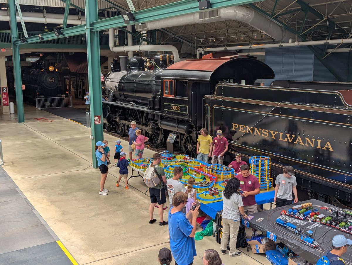 From museum staff to our folks behind the tables, these fine people worked really hard to make this show the best it could be! 

We can only wait to see what next year brings✨🚂