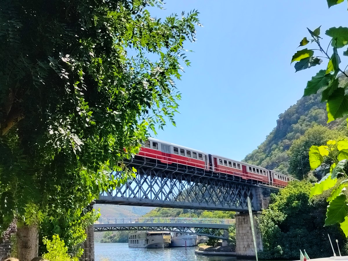 AEICE Clúster de Hábitat Eficiente (@clusteraeice) on Twitter photo 🔍 Exploramos el patrimonio industrial del Duero-Douro junto a <a href="/ipbraganca/">Politécnico Bragança</a> para profundizar en el proyecto <a href="/In_genios_eu/">In_Genios_</a>
Estaciones como Régua y Pinhão, o canales turísticos nos muestran cómo el pasado puede impulsar el turismo.
#interreg #interregpoctep #IN_Genios #DueroDouro 🔍 Exploramos el patrimonio industrial del Duero-Douro junto a <a href="/ipbraganca/">Politécnico Bragança</a> para profundizar en el proyecto <a href="/In_genios_eu/">In_Genios_</a>
Estaciones como Régua y Pinhão, o canales turísticos nos muestran cómo el pasado puede impulsar el turismo.
#interreg #interregpoctep #IN_Genios #DueroDouro