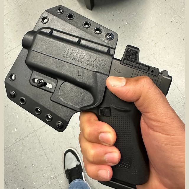 Bravo Concealment OWB GLOCK w/ TLR-7 Bravo Concealment OWB Holster