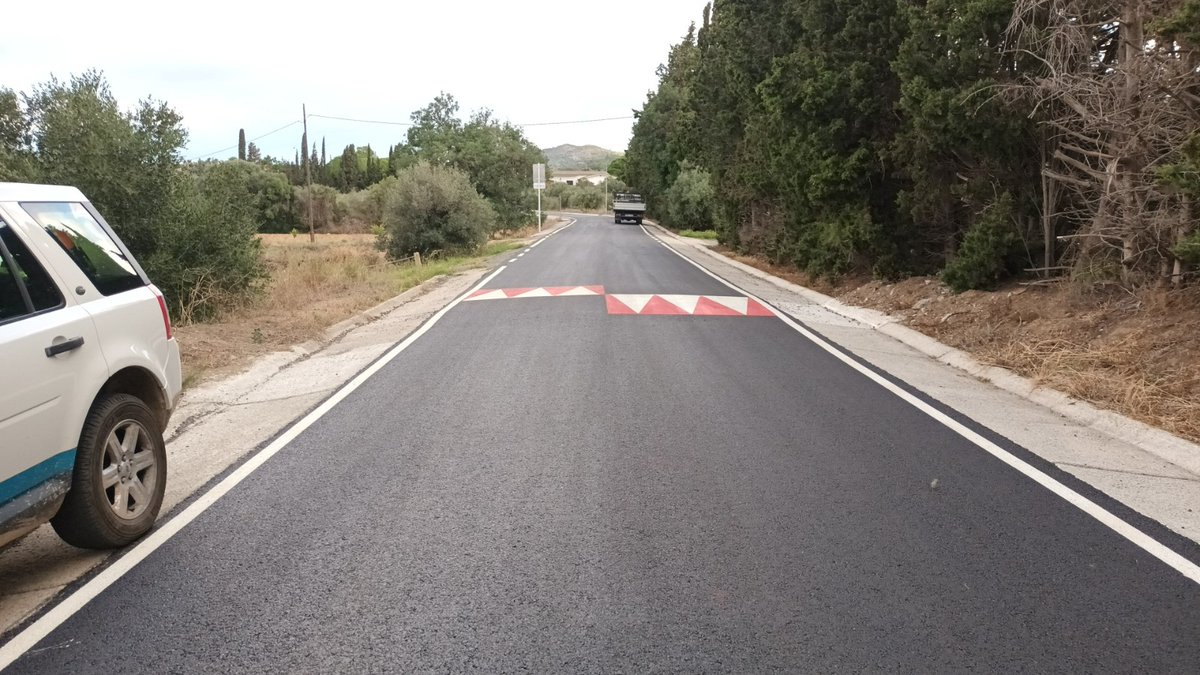 Dipta_cat's tweet image. #CarreteresDipta ✅ La travessera de la T-320 a #Botarell és més segura i accessible gràcies a la implementació d'una plataforma elevada, la millora de la xarxa d'aigües pluvials i altres accions dutes a terme per @Dipta_cat en les obres de condicionament de la via 🚘🚶♀️ #BaixCamp