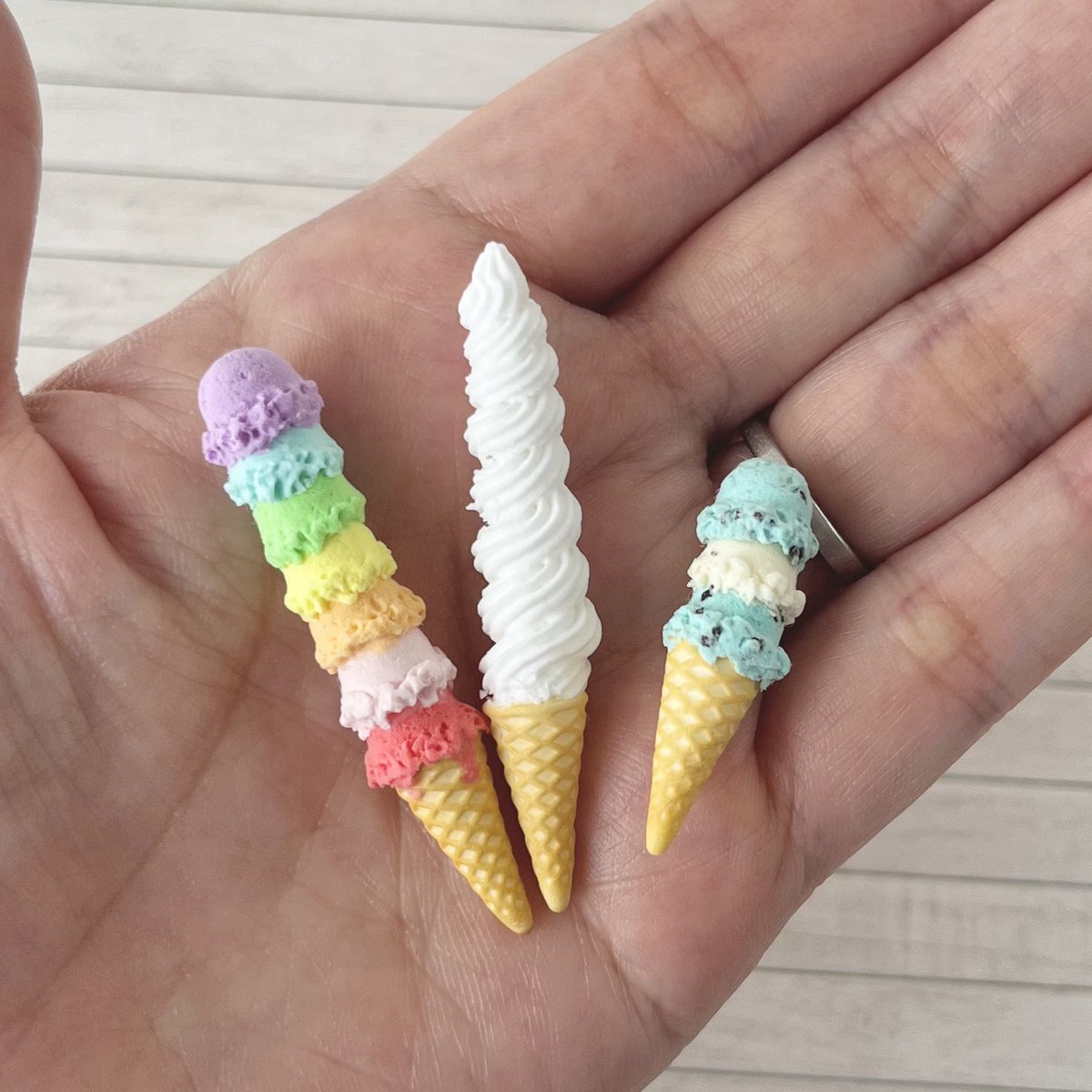 roco_jam424's tweet photo. アイスクリームセット＊ミニチュア🌈
minneとcreemaで販売中です。
#ミニチュア https://t.co/MymRWHBzxe
