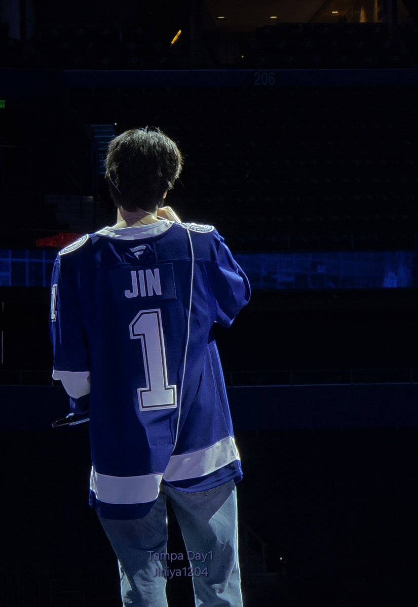 oddxstar's tweet image. 2025 내 여름은 온통 김석진