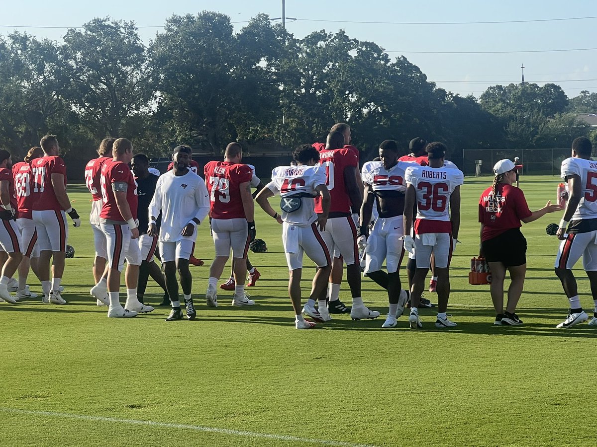 AdamLivsOn's tweet image. Good morning! At Day 5 of #Bucs training camp🏈