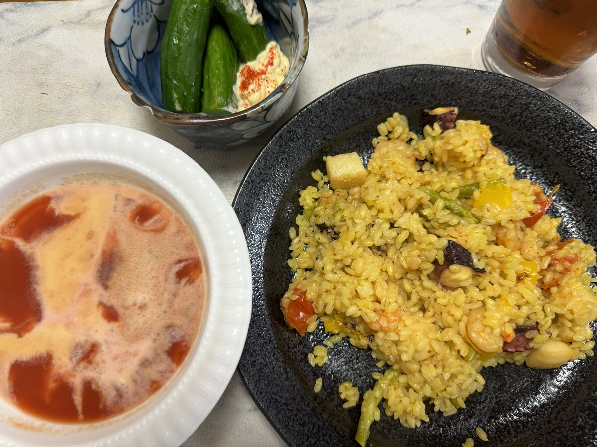 0cCZOYysa47dRKU's tweet image. 今日の深夜食堂

シーフードミックスでかんたんパエリア
速攻ビシソワーズ
きうり🥒