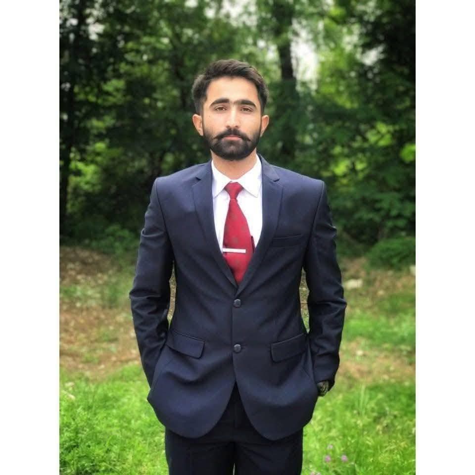 Fatima_Baluch7's tweet image. کیپٹن فاروق مشرف کے پاس چلے گئے۔