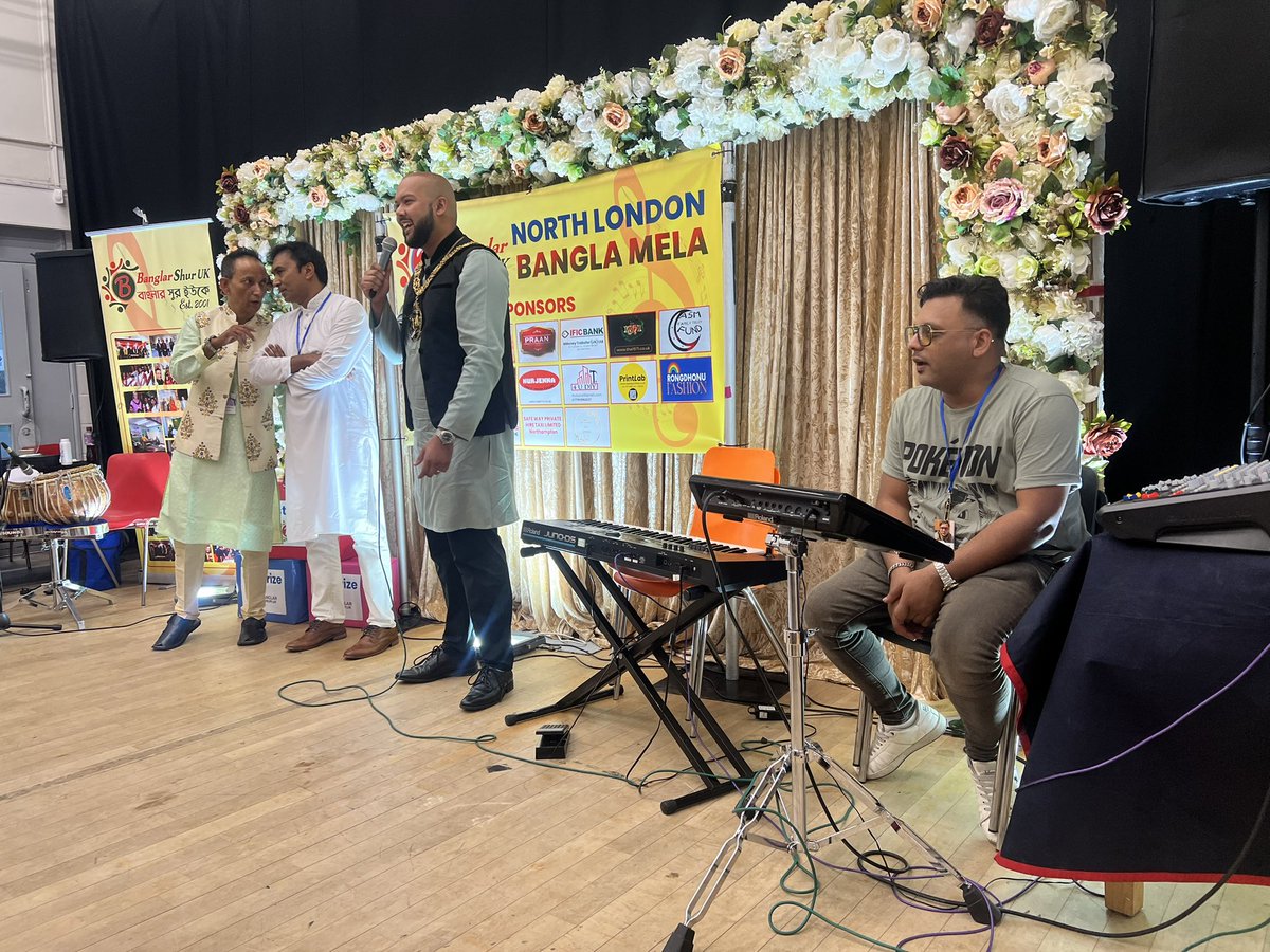 Peray Ahmet (@perayahmet) on Twitter photo Lovely evening at the North London Bangla Mela.
Celebrating with our wonderful Bangladeshi community and Mayor <a href="/AhmedWHL/">Cllr Ahmed Mahbub</a> the first Bengali heritage Mayor in Haringey.
Thank you for my flowers & award, pleased to see the same recognition for Bibi Khan.
Muslim women leading 🙏🏼 Lovely evening at the North London Bangla Mela.
Celebrating with our wonderful Bangladeshi community and Mayor <a href="/AhmedWHL/">Cllr Ahmed Mahbub</a> the first Bengali heritage Mayor in Haringey.
Thank you for my flowers & award, pleased to see the same recognition for Bibi Khan.
Muslim women leading 🙏🏼