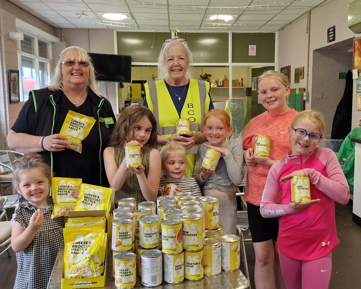 I was delighted that I could help Bowlee Community Organisation with a large
 donation of items for their Food Pantry.  This will benefit lots families and people in our local area. Asda Pilsworth in the community.
