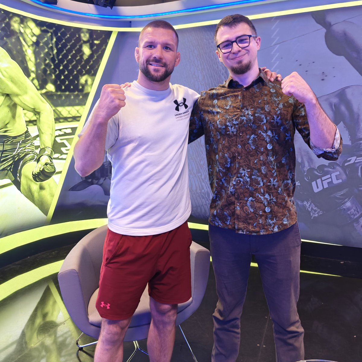 PProkulski's tweet image. Zastanawiałem się, czy wyjdzie dobrze, no i mogę powiedzieć - wyszło 😁
Poza "normalnym" wywiadem, razem z @gamer_mma ułożyliśmy tierlistę ponad 20 technik kończących w MMA. Dobra dawka fajnych rozkminek, już teraz polecam. Stay tuned! 🔜🔥