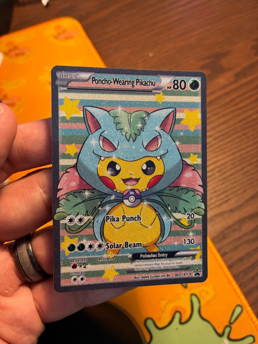 PokemonNFTS96's tweet image. Venusaur Poncho Pikachu 🍃 ⚡️
