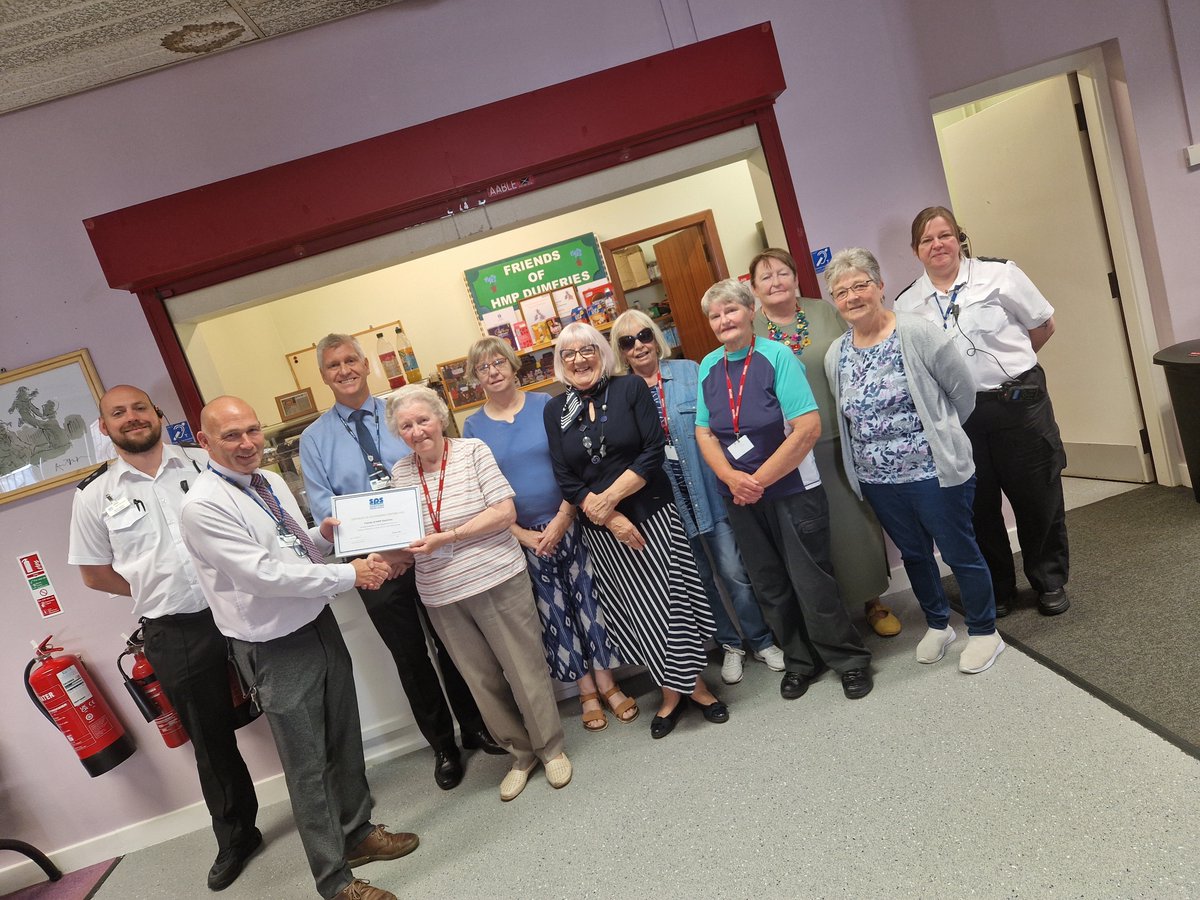 scottishprisons's tweet image. Thank you to the 'Friends of HMP Dumfries' - a group of volunteers who run the prison's visit room canteen, welcoming families and ensuring children have a positive experience.
A special mention must go to Margaret, who has been volunteering in the establishment since 1996!