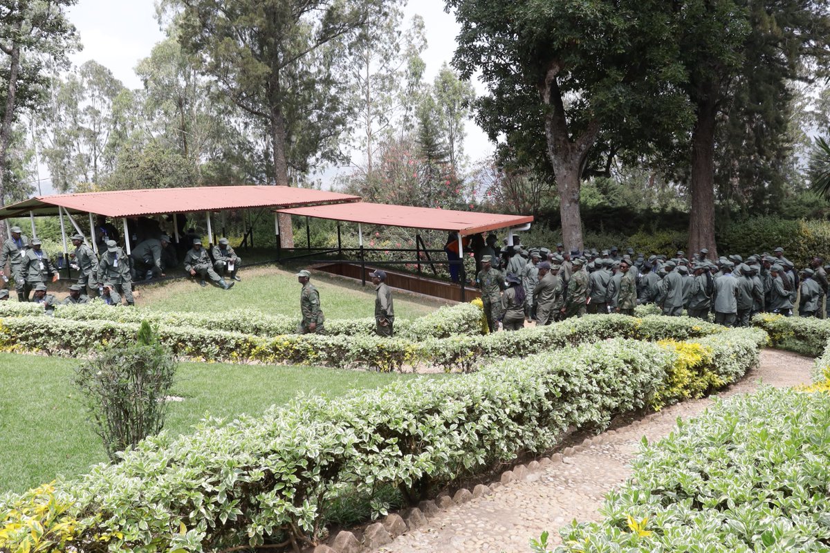 Ministry of National Unity and Civic Engagement (@unity_memoryrw) on Twitter photo Uyu munsi, urubyiruko ruri mu Itorero #Indangamirwa15, basuye Ingoro y'Amateka y'Urugamba rwo Kubohora Igihugu iri ku Mulindi mu Karere ka <a href="/GicumbiDistrict/">Gicumbi District</a>, basobanurirwa amateka y'ubwitange n'ubutwari byaranze Inkotanyi mu gihe cy'urwo rugamba rwamaze imyaka ine (1990-1994). Uyu munsi, urubyiruko ruri mu Itorero #Indangamirwa15, basuye Ingoro y'Amateka y'Urugamba rwo Kubohora Igihugu iri ku Mulindi mu Karere ka <a href="/GicumbiDistrict/">Gicumbi District</a>, basobanurirwa amateka y'ubwitange n'ubutwari byaranze Inkotanyi mu gihe cy'urwo rugamba rwamaze imyaka ine (1990-1994).