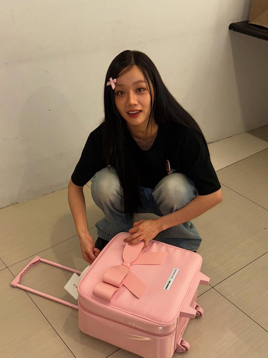 psngayondigital's tweet photo. ‘LET’S MEET AGAIN NEXT TIME’ 🤗🩷

South Korean actress na si Lee Hyeri, nag-alay ng mensahe sa kanyang mga Filipino fans matapos ang kanyang “Welcome to HYERI’s Studio” fan meet na ginanap sa New Frontier Theater nitong Sabado, July 26. https://t.co/CC2GmHwlRV
