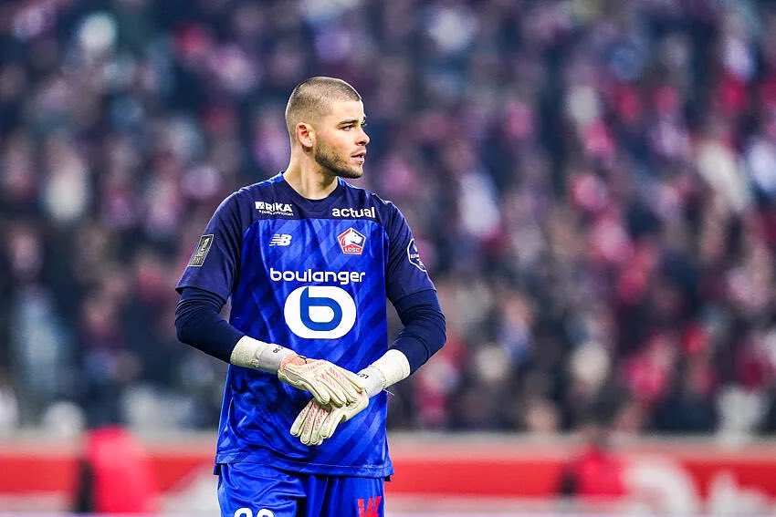 LMDPSG's tweet image. 🚨🚨 Accord VERBAL trouvé entre le PSG et le LOSC pour Lucas Chevalier ! ✅🇫🇷
Contrat jusqu'en juin 2️⃣0️⃣3️⃣0️⃣ ✍🏼
Des derniers détails sont à régler avant l'arrivée de l'international français au PSG. ⏳
🗞️ @Santi_J_FM