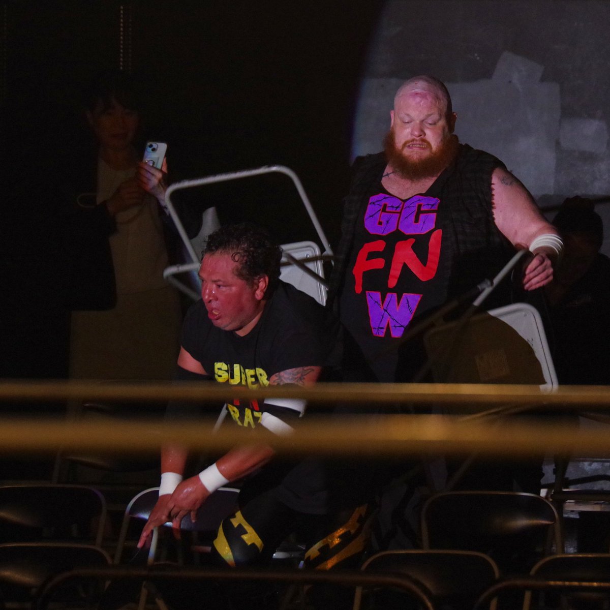 Namjunkzone's tweet image. GCW初日の新宿大会終了。
マーシャ、マイクロマン欠場は残念だったが、代打出場の樋口選手とマンダース選手のシングルは良かったな。
メインのスペルクレイジーvsトレモントはECWvsGCWがテーマ。ベテランらしいマッタリしたハードコアが趣深い。これはこれで充分楽しめたGCWだったな。
#GCWJapan
