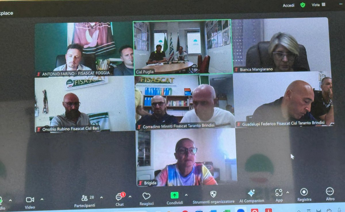FisascatCislPug's tweet photo. #28luglio
Direttivo #FisascatCislPuglia,  @LPiacquaddio: dopo le ultime vittime sul #lavoro a Napoli non abbassare la guardia sulla #sicurezza. Con @CislPuglia in prima linea per la prevenzione dei rischi di incidenti. 1 agosto torniamo in piazza per #vertenza #vigilanza privata https://t.co/EtFiuH3fec