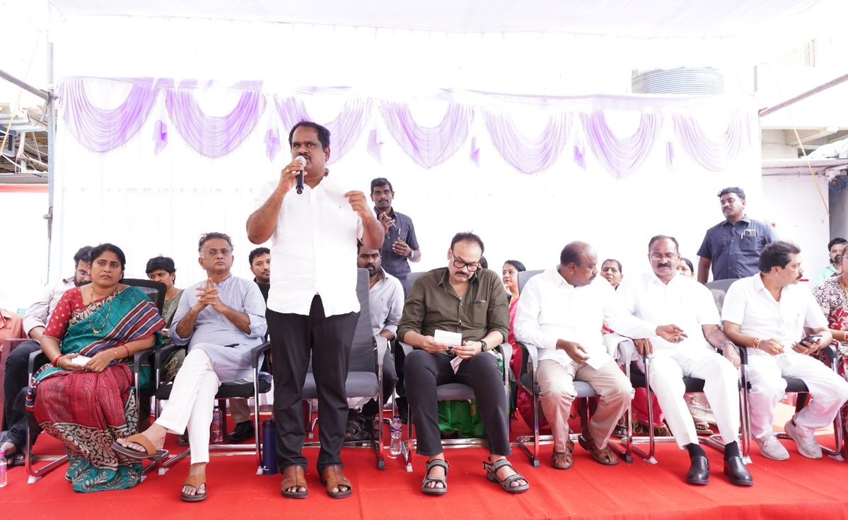 bolisetti_satya's tweet image. "జనసేన ప్రతి కార్యకర్తను పార్టీ గుండెల్లో పెట్టుకుంటుంది"
– జనసేన ప్రధాన కార్యదర్శి, ఎమ్మెల్సీ శ్రీ నాగబాబు గారు
"శంకరాభరణం సినిమాకి ప్రోత్సహించినట్టు కొద్ది రోజులు మనం హరిహర వీరమల్లు సినిమాని ప్రోత్సహించాల్సిన అవసరం ఉంది"
– జనసేన ప్రధాన కార్యదర్శి, శ్రీ బొలిశెట్టి సత్యనారాయణ…