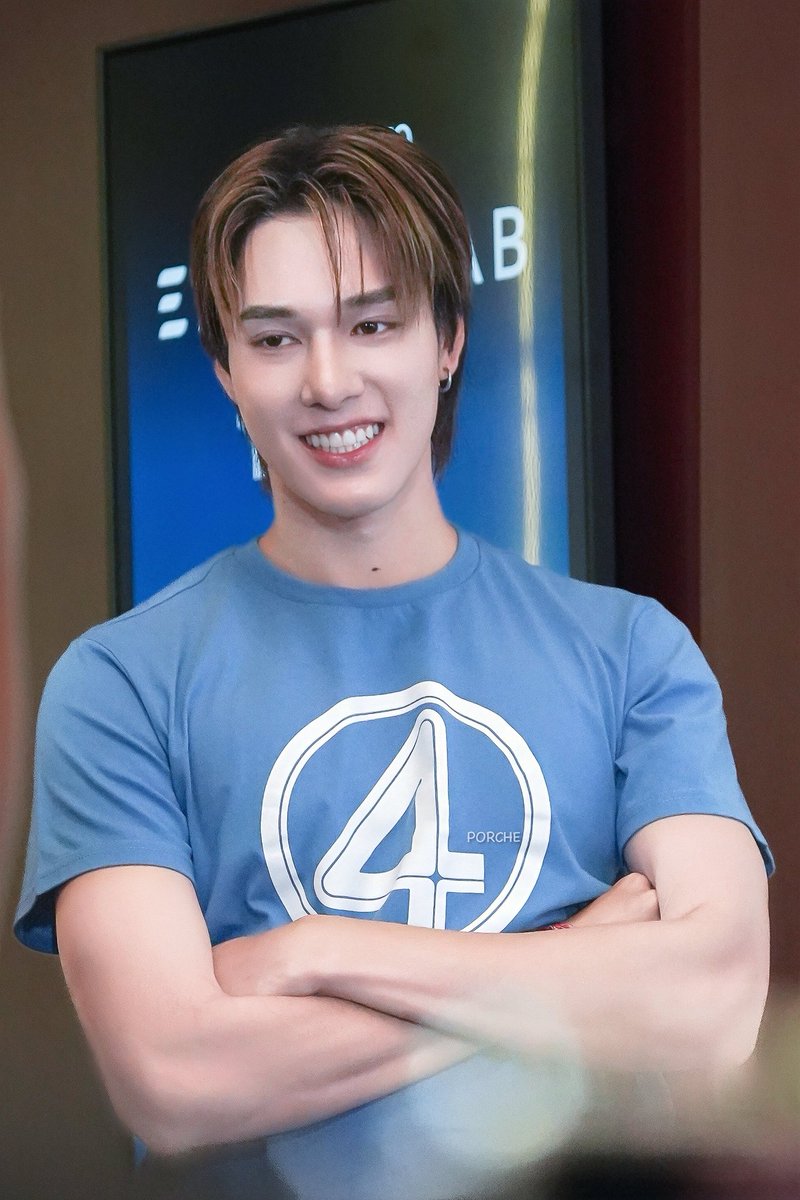 miraclebli's tweet image. sky said that nani is working on his chest, and it&apos;s so noticeable now 😭😭😭 i know that pete is coming soon to protect niran 👀💪🏻