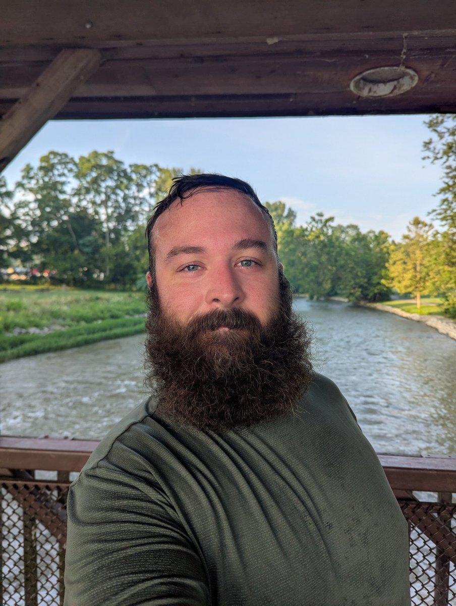 MikeKMorrison's tweet image. Got my vacation run in, then did my Bible reading on a park bench listening to ducks quacking on the water. 

Pretty solid start to the day.