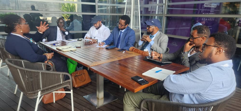 EACLGA led by the Chairperson Dr. Sanya KirkFixer Wilson met with <a href="/AidarusMHassan/">Aidarus M. Hassan</a>, Director General <a href="/MoIFARSomalia/">Ministry of Interior, Federal Affairs & Rec</a> &amp; his team at the sidelines of the #EALGF in Kigali, to discuss the formation of a Local Gov't Association for Somali municipalities, among other issues. #Membership