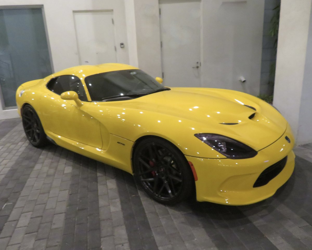 shariahembree's tweet photo. 🌟Cars Under Stars event this past weekend in Fort Lauderdale at the Easton Rooftop Lounge. Friends + Exotics Cars = Fabulous Fun! The yellow car is a Dodge Viper.  XO Shari
⠀⠀⠀⠀⠀⠀⠀⠀⠀
#ferraris #lamborghi #dodgeviper #bentley #exoticcars https://t.co/C803Q7VmUc