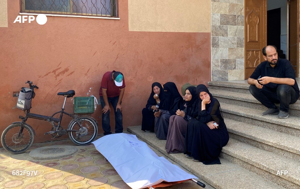 "Nada te prepara para darte cuenta de que eres parte de una sociedad que comete genocidio. Este es un momento profundamente doloroso para nosotros", dijo la directora ejecutiva de B'Tselem, Yuli Novak, en un comunicado publicado en paralelo a una rueda de prensa en Jerusalén #AFP