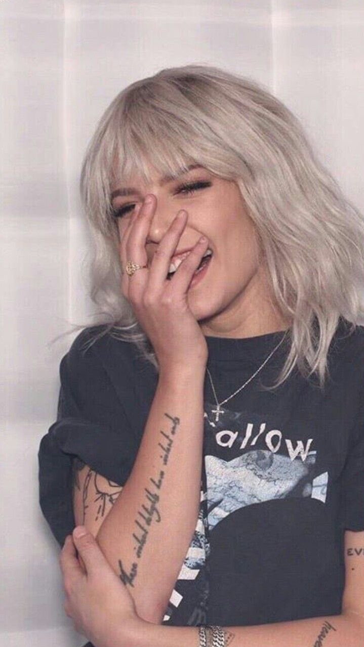 ホールジー直筆サイン入り超 特大写真…Halsey Halsey ホールジー 直筆サイン入りヌード写真COA付
