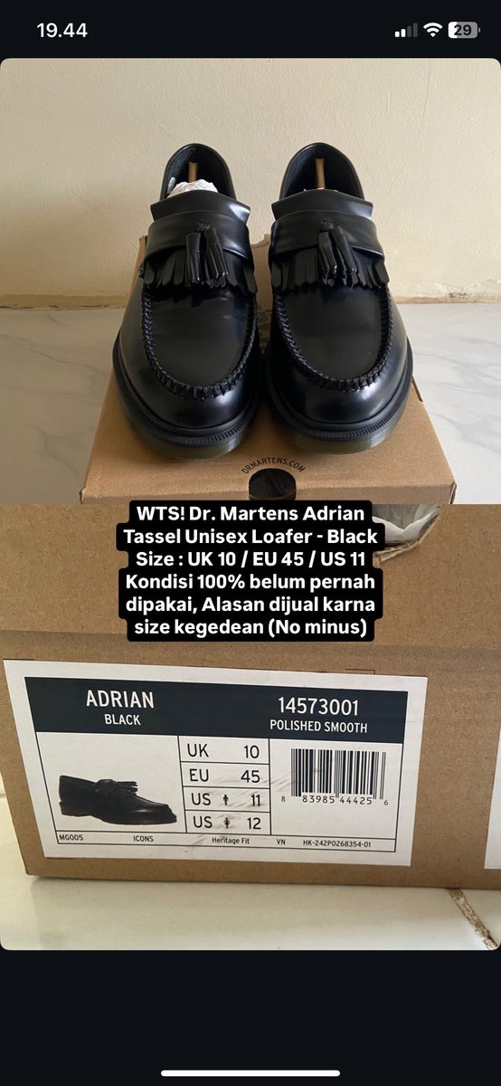 FazriAfif's tweet photo. #WTS Dr. Martens Adrian Tassel Unisex Loafer - Black, Size UK 10 / EU 45 / US 11. Kondisi 100% belum pernah pakai, dijual karna salah size kegedean. https://t.co/FT9B3D6ilj