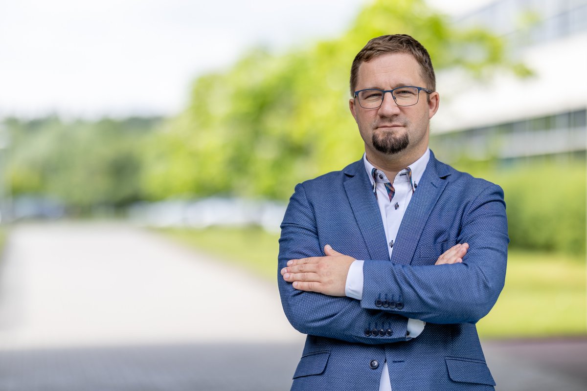 UAM_Poznan's tweet image. 🧮 Dr Bartosz Naskręcki, prodziekan Wydziału Matematyki i Informatyki #UAM jedynym Polakiem w międzynarodowym zespole matematyków, którzy pokonali Sztuczną Inteligencję!

Szczegóły: amu.edu.pl/dla-mediow/kom…