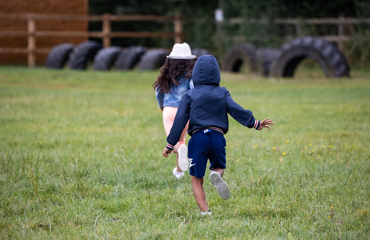 Parlamento europeo (@europarl_it) on Twitter photo 🧸 Diritti dei minori: priorità UE
🇪🇺Il Parlamento europeo protegge i bambini con:
🔷Più tutele contro povertà ed esclusione 
🔷Stop al lavoro minorile e forzato 
🔷Internet più sicuro 
🔷Giocattoli e videogiochi sicuri 
🔷Abitudini sane a scuola
europarl.europa.eu/topics/it/arti… 🧸 Diritti dei minori: priorità UE
🇪🇺Il Parlamento europeo protegge i bambini con:
🔷Più tutele contro povertà ed esclusione 
🔷Stop al lavoro minorile e forzato 
🔷Internet più sicuro 
🔷Giocattoli e videogiochi sicuri 
🔷Abitudini sane a scuola
europarl.europa.eu/topics/it/arti…