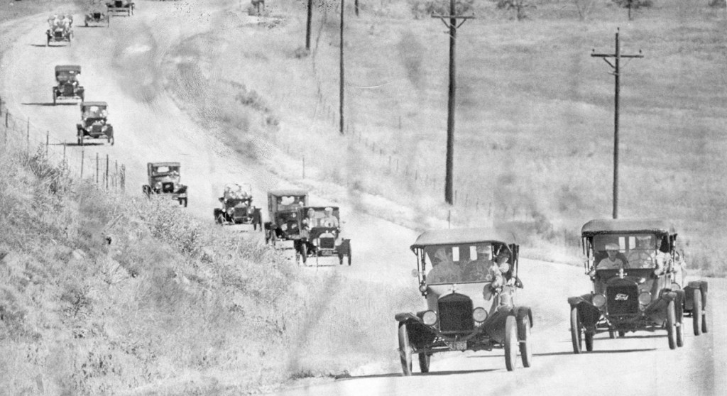 TimesCall's tweet image. From the archives: Model T Club takes a drive trib.al/Dj1L607