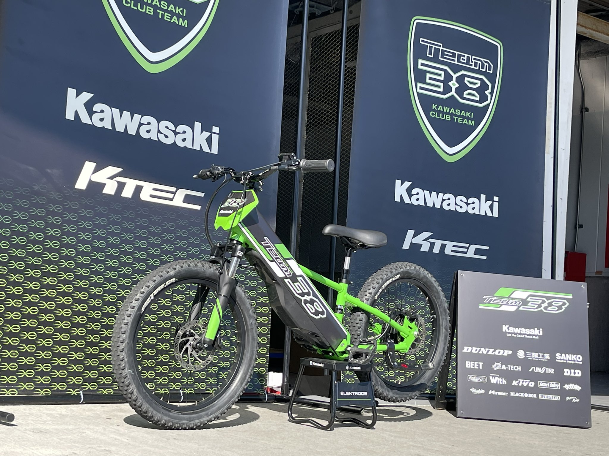 10/6 さんたん様 Amazon | ZX-10R Z900RS Z900 ZX-6R/ZX636 レーシングスタンド