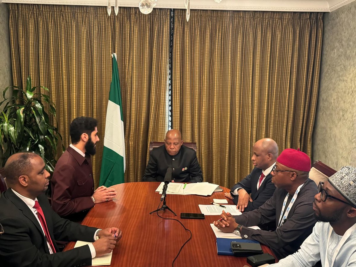 SadeeqKurbe's tweet image. Happening Now:

VP @KashimSM Meets OSC Secretary General In Addis Ababa

In yet another high-level engagement, Vice President Kashim Shettima has met with the Secretary General of the Organization of Southern Cooperation (OSC), H.E. Monssour Bin Mussallam, and members of his team…