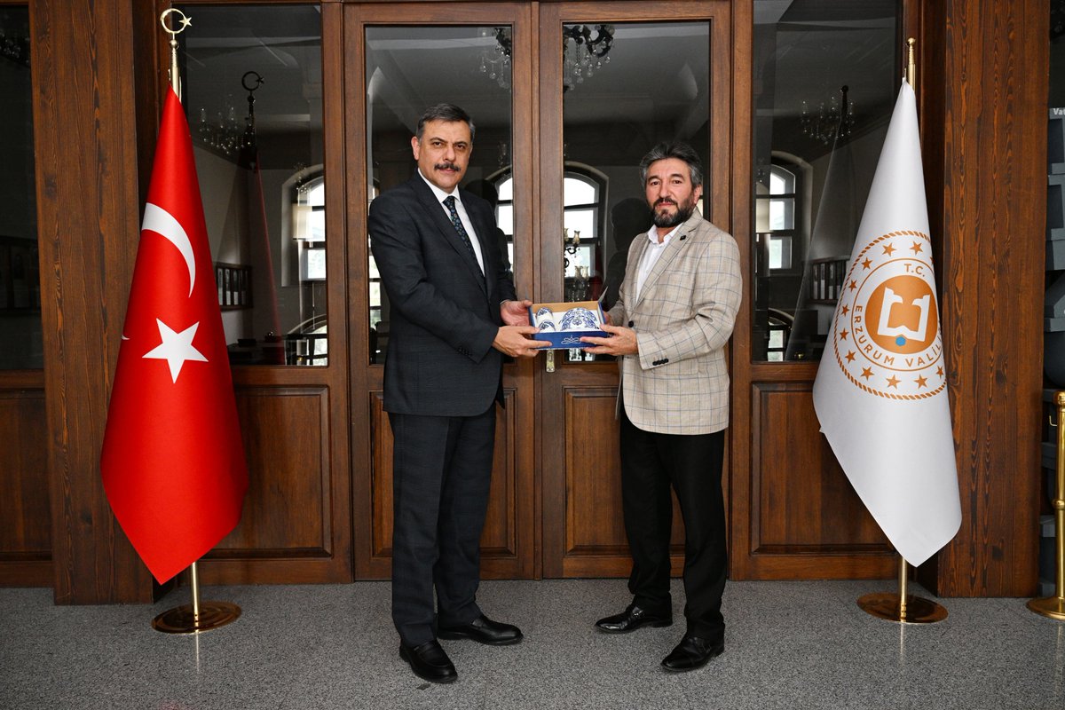 📌 Valimiz Sayın Mustafa Çiftçi, Erzurum Eğitim Bir-Sen 2 No.lu Şube ve Memur-Sen İl Başkanı Mustafa Karataş'ı makamında kabul etti.