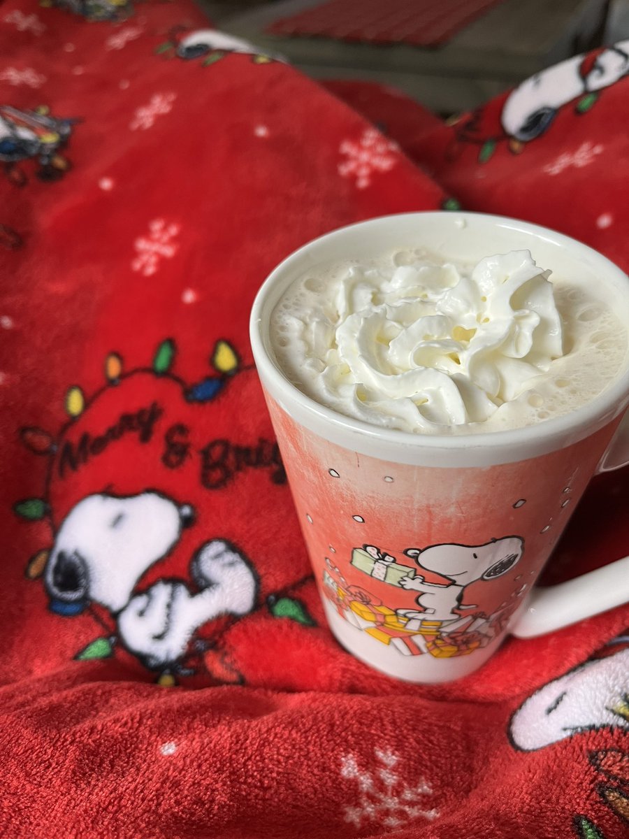 MrsPete23's tweet image. Happy Monday! I do ❤️ home and my coffee! I’ll get to thank you posts / notes today!