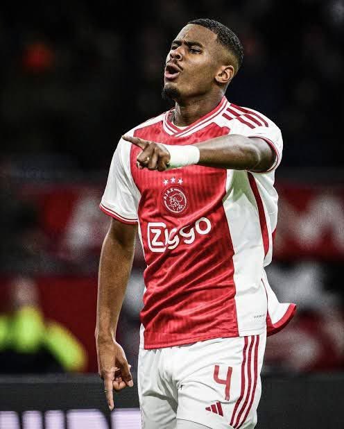 Chels_Express1's tweet image. 🚨 Jorrel Hato told Ajax manager and the director yesterday that he wants to go to Chelsea. 

His desire is to have this opportunity in the Premier League. And he believes in the #Chelsea project. 
#CFC

~ @FabrizioRomano on YouTube