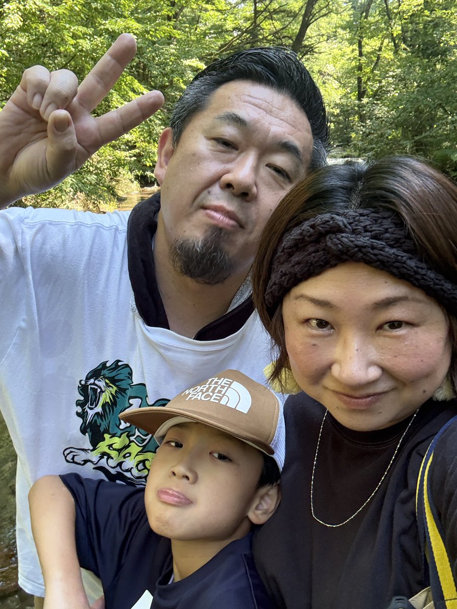 joshusanzokumen's tweet image. 明日
7月29日火曜日
11:00〜14:30
お待ちしております!
今日は
両親も連れて軽井沢へドライブ
川に入って
パシャパシャして
気持ちよかったぁです!!
仕事もプライベートも
メリハリ肝心ですね!
最近、至る所で
オモウマみました!
と声をかけていただいて🩷
めちゃくちゃうれしいです!…