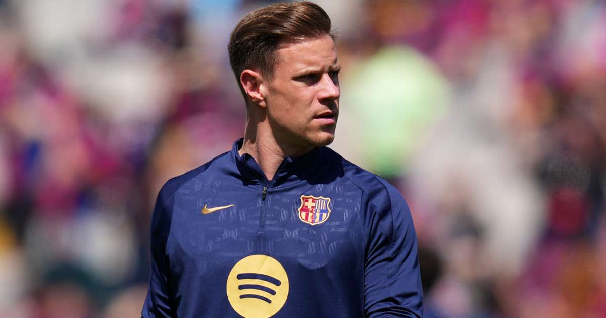 carpetasFCB's tweet image. 📂 @fansjavimiguel
❌ Ter Stegen no ha querido que nadie del club le acompañara en el viaje a Burdeos.
💥 En principio, el club no puede hacer público los detalles de la lesión sin el consentimiento del jugador, así que parece dificil que se explicite un pronóstico de tiempo…