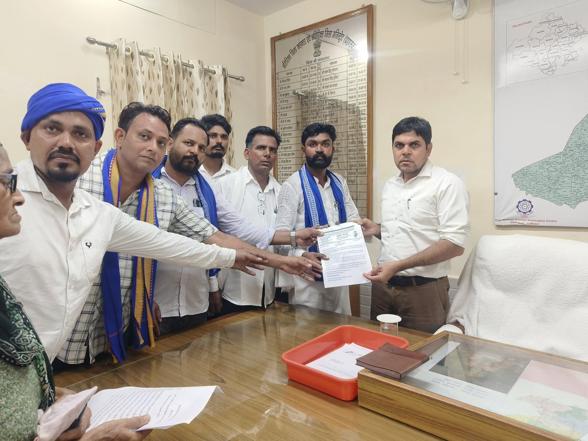 Bhim Army - Rajasthan (@ba4rajasthan) on Twitter photo рдЭрд╛рд▓рд╛рд╡рд╛рдб,рдХреЗ рдорд╛рд╕реВрдо рдЫрд╛рддреНрд░реЛрдВ рдХреЛ рдиреНрдпрд╛рдп рджреЛред
рдЬрд┐рд▓рд╛ рдореБрдЦреНрдпрд╛рд▓рдп рдкреНрд░рджрд░реНрд╢рди #рд╢реНрд░реАрдЧрдВрдЧрд╛рдирдЧрд░ ЁЯУН
<a href="/BhimArmyChief/">Chandra Shekhar Aazad</a> <a href="/anil_aazad/">Anil Kumar Dhenwal</a> рдЭрд╛рд▓рд╛рд╡рд╛рдб,рдХреЗ рдорд╛рд╕реВрдо рдЫрд╛рддреНрд░реЛрдВ рдХреЛ рдиреНрдпрд╛рдп рджреЛред
рдЬрд┐рд▓рд╛ рдореБрдЦреНрдпрд╛рд▓рдп рдкреНрд░рджрд░реНрд╢рди #рд╢реНрд░реАрдЧрдВрдЧрд╛рдирдЧрд░ ЁЯУН
<a href="/BhimArmyChief/">Chandra Shekhar Aazad</a> <a href="/anil_aazad/">Anil Kumar Dhenwal</a>