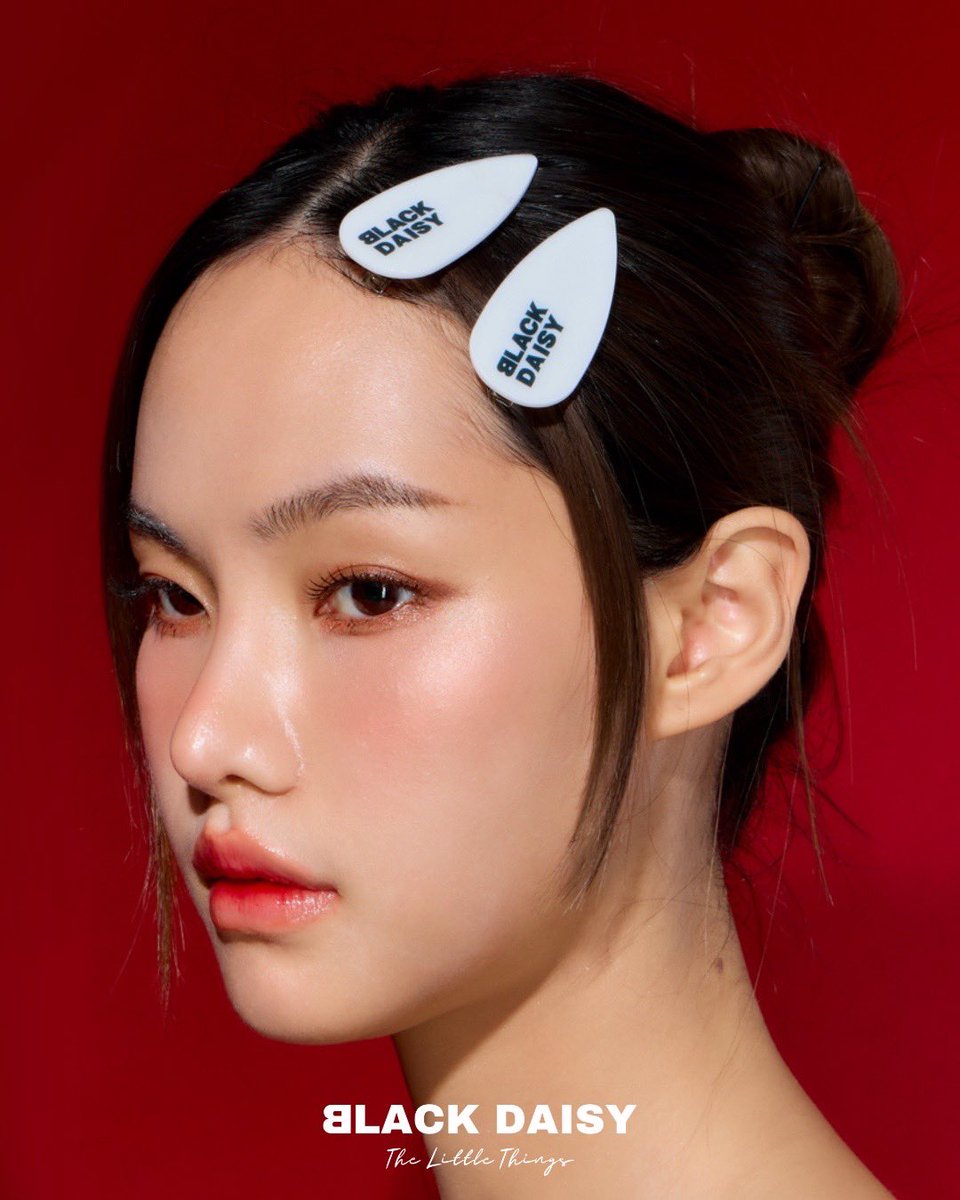 BLACKDAISYBD's tweet image. AVAILABLE NOW
The Little Things Collection
Available in Black & White
Price: 990 THB/SET
(Hair clip,Hair tie,Hair band)
🛒Available On TIKTOK | SHOPEE | LINE MY SHOP
linktr.ee/BLACKDAISY.BD?…
#blackdaisybd